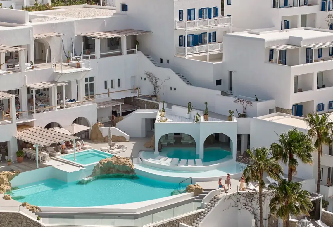 Basen w hotelu Grecotel Mykonos Blu