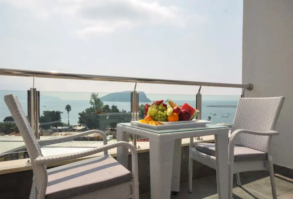 Widok z hotelu Hotel Bracera