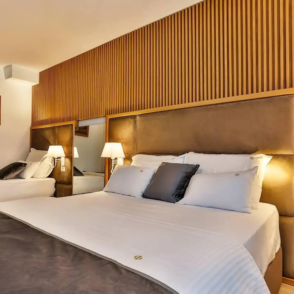 Hotel Dvor Kornic — DVOR KORNIC