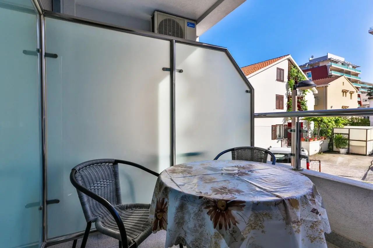 Hotel Dvor Kornic — DVOR KORNIC