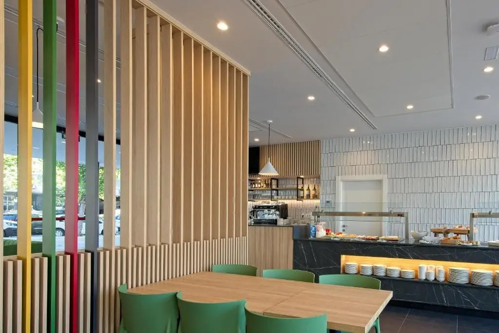 Restauracja i jedzenie w hotelu Hotel Dwo Colours Alcalá