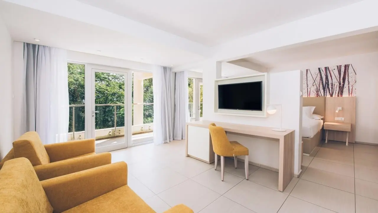 Hotel Iberostar Herceg Novi — HOTEL IBEROSTAR HERCEG NOVI