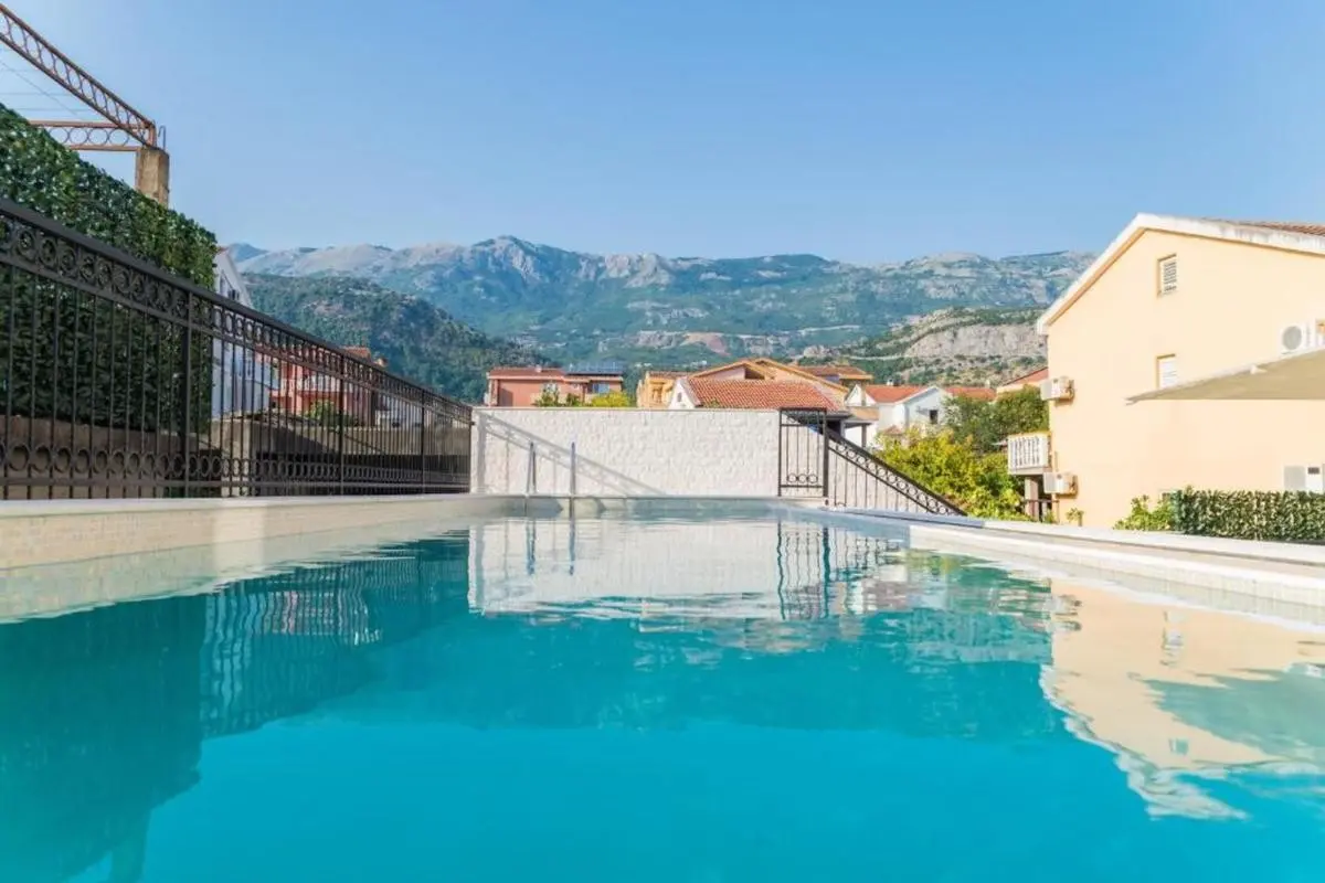 Hotel Kadmo by Aycon — KADMO BY AYCON