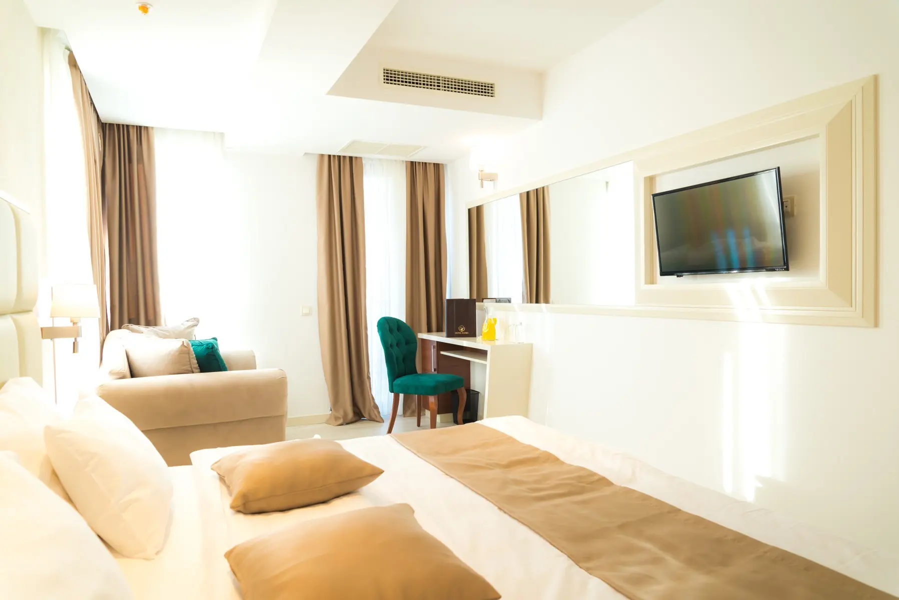 Hotel Kadmo by Aycon — KADMO BY AYCON