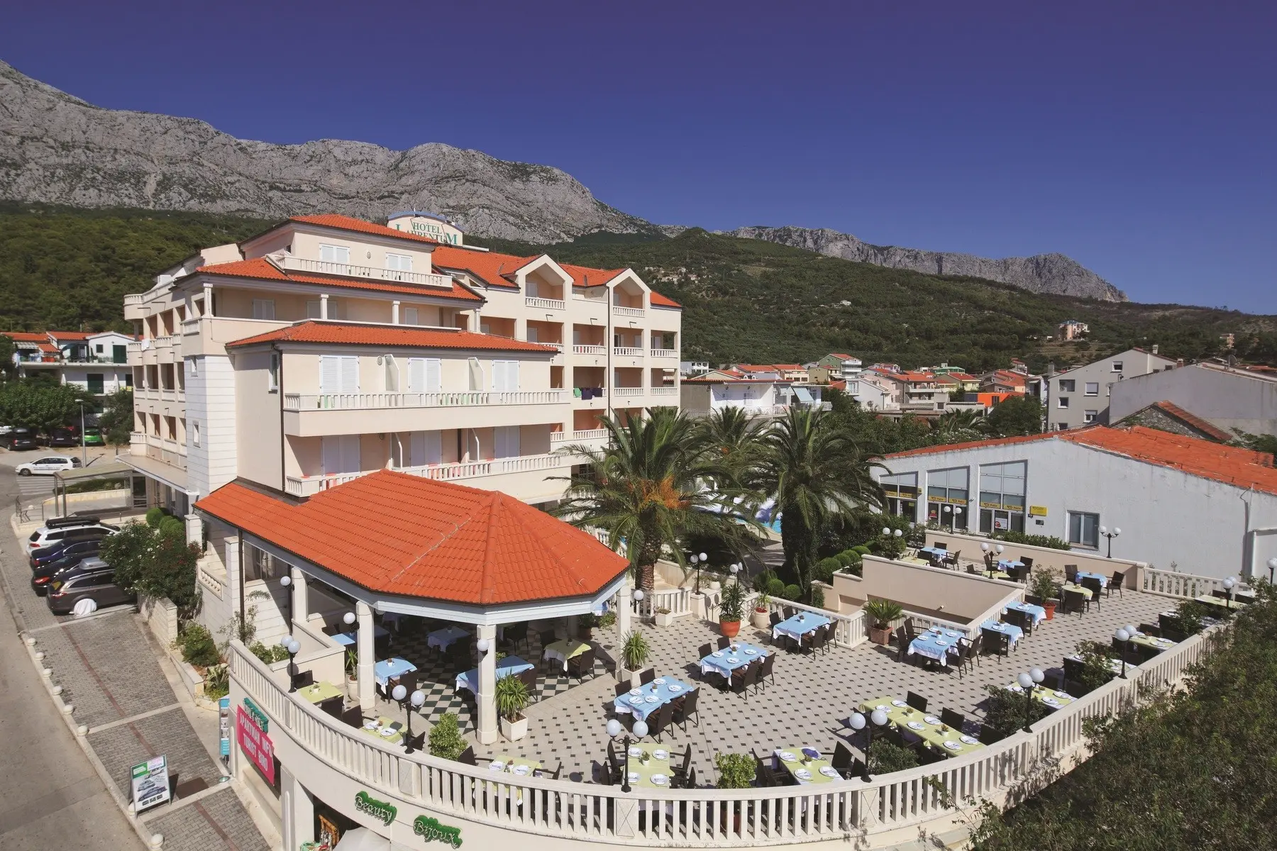 Hotel Laurentum — LAURENTUM