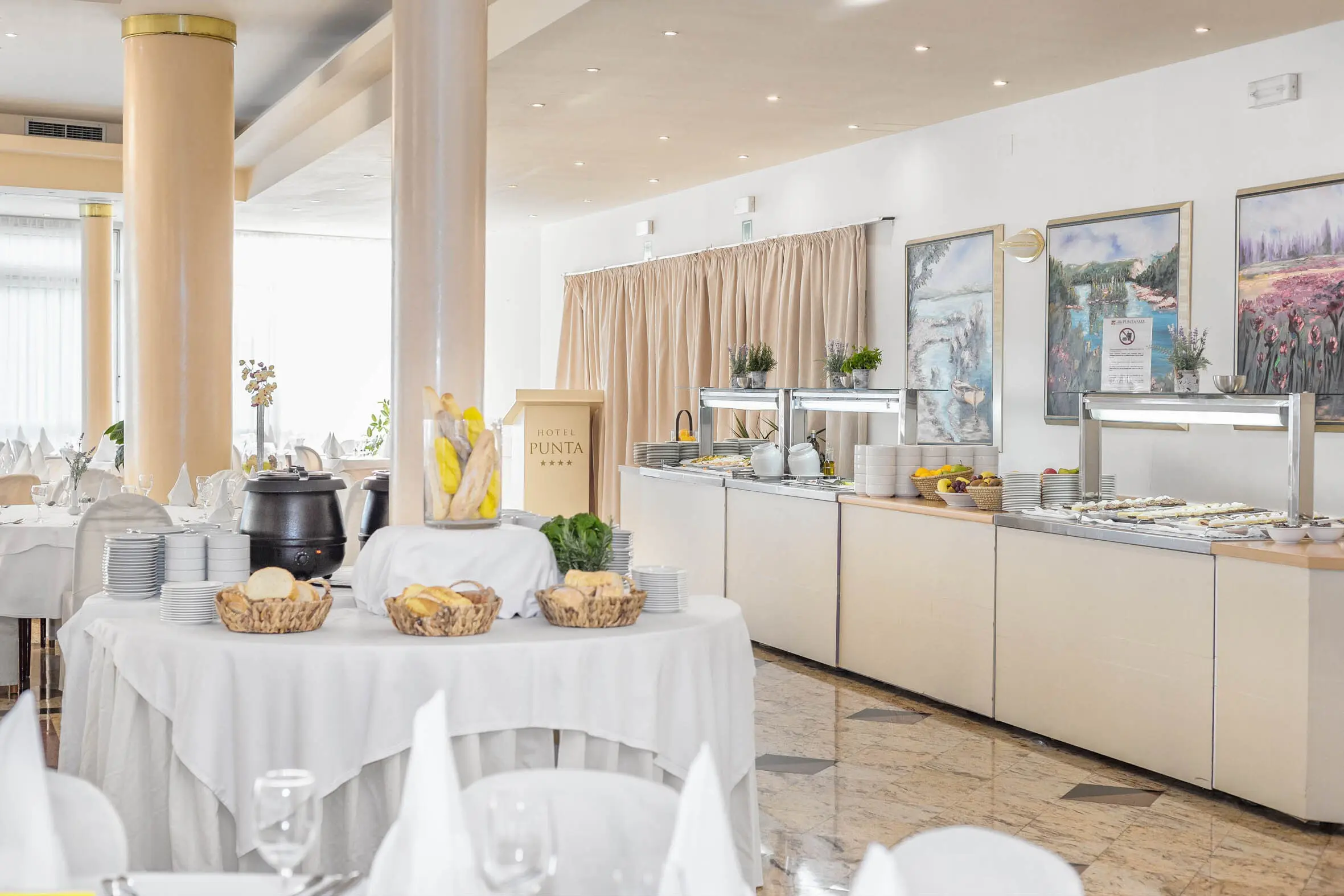 Hotel Punta — PUNTA