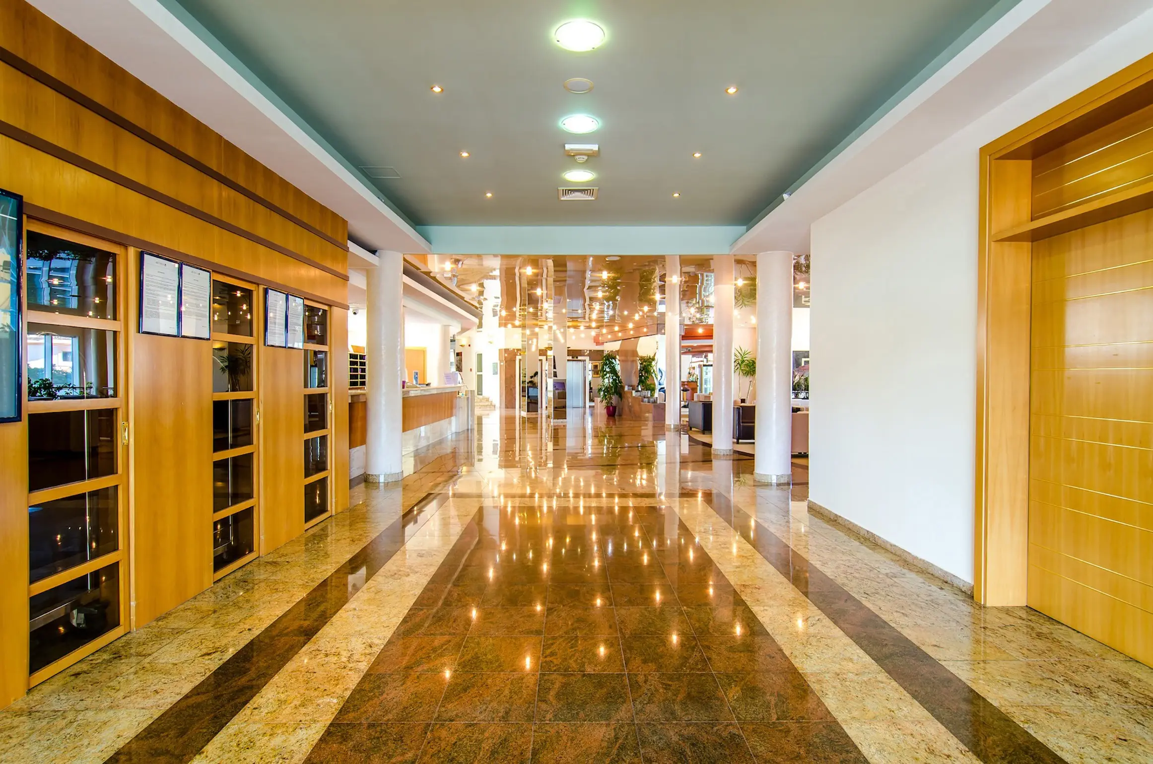 Hotel Punta — PUNTA