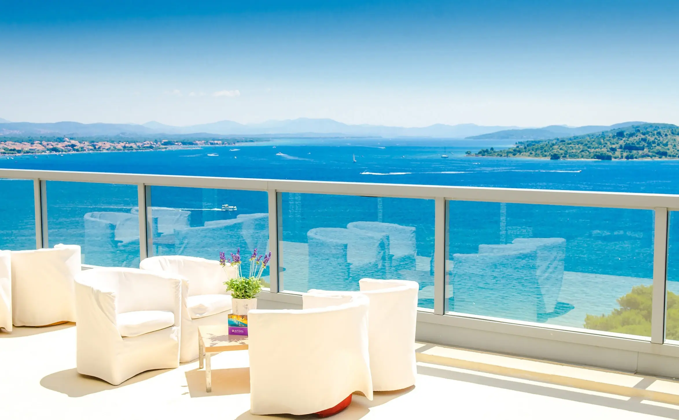 Hotel Punta — PUNTA