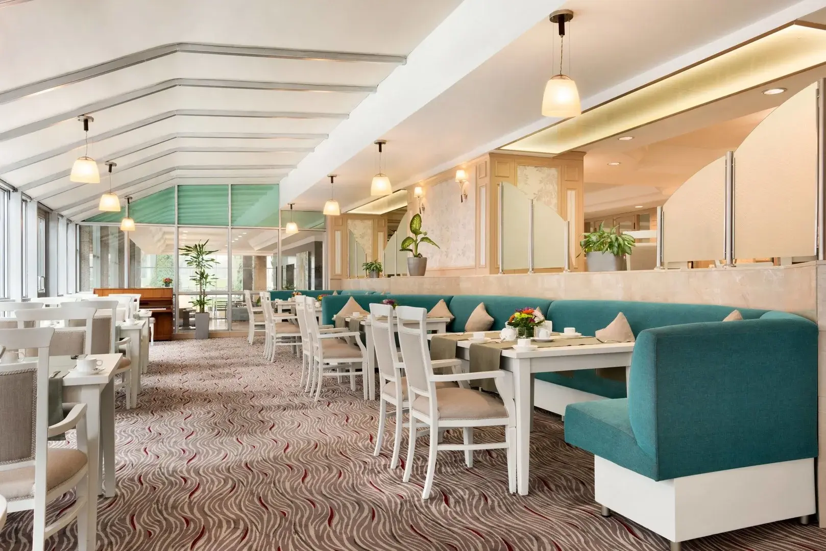 Restauracja i jedzenie w hotelu Hotel Wyndham Tashkent