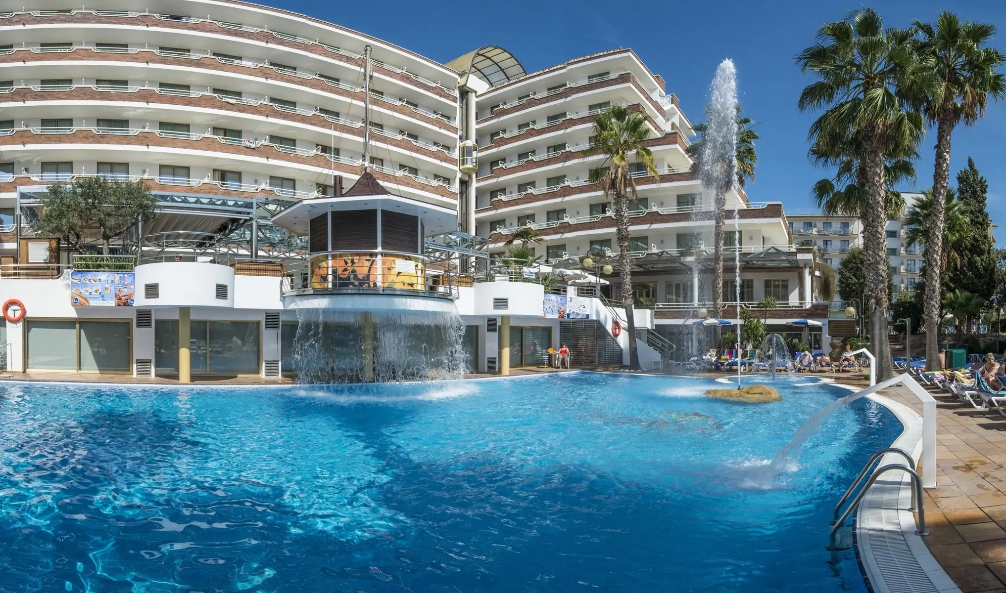 Basen w hotelu Indalo Park