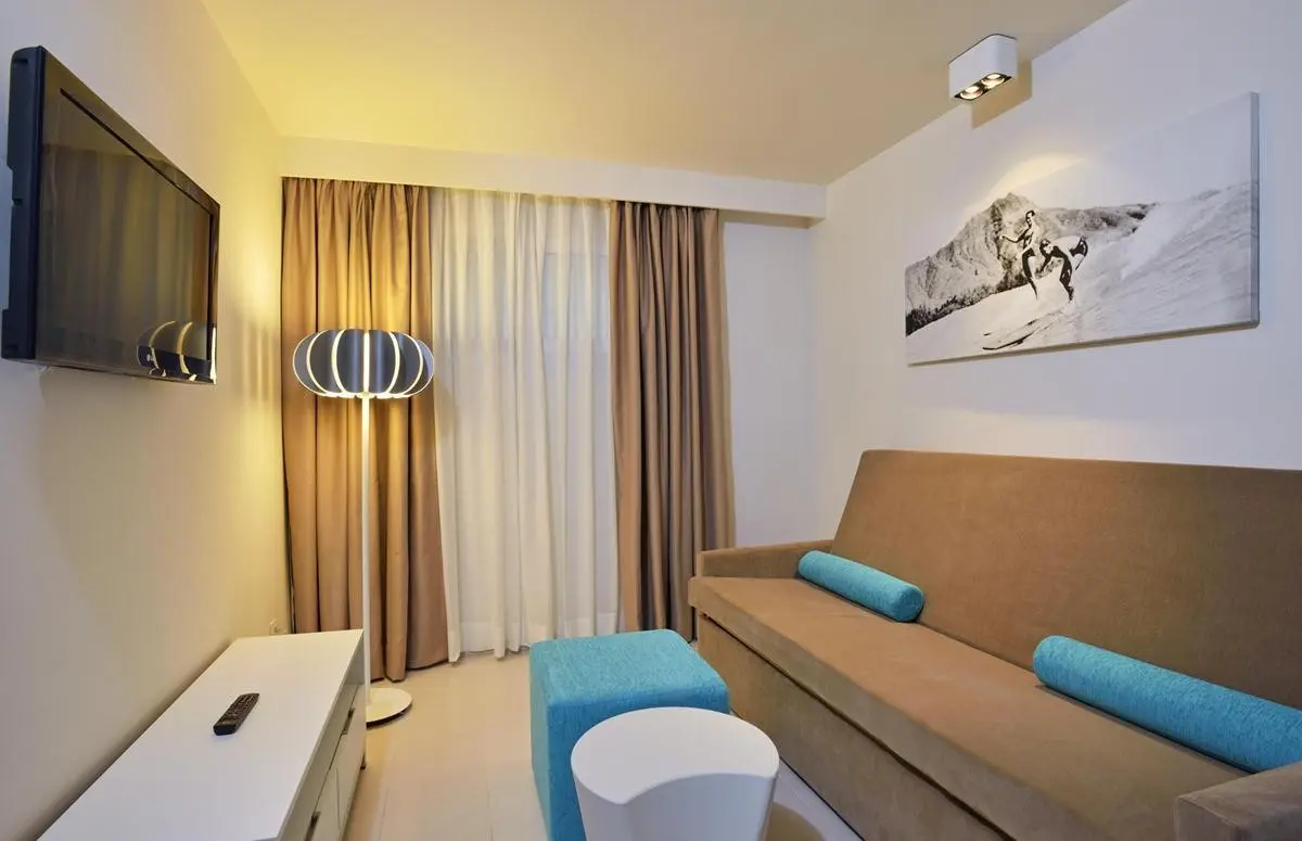 INNSiDE by Melia Wave Calvia (ex Sol Wave House) — INNSIDE BY MELIA WAVE CALVIA (EX SOL WAVE HOUSE)