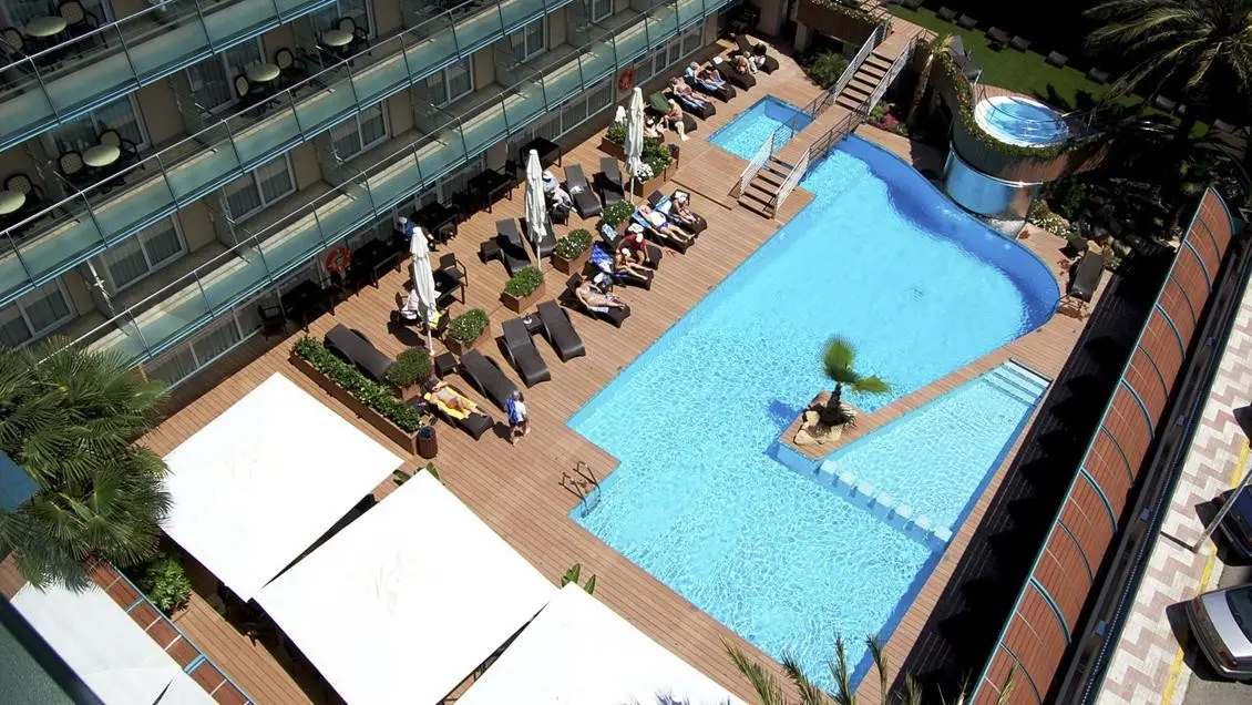 Basen w hotelu Kaktus Playa