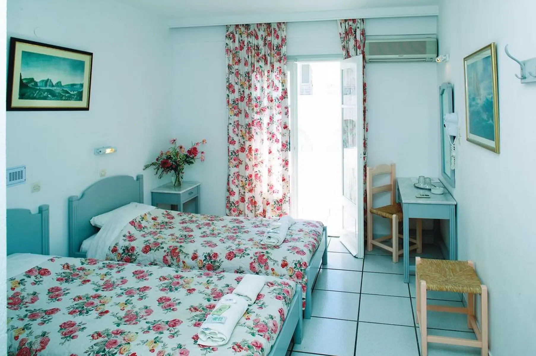 King Thiras Hotel — KING THIRAS