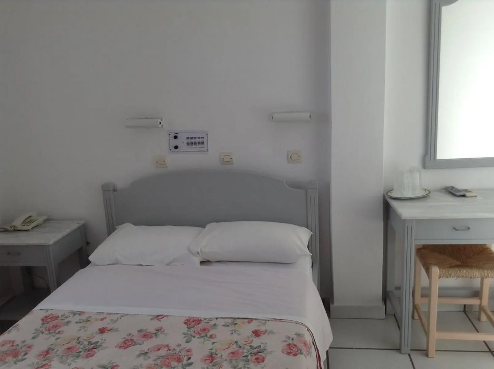 King Thiras Hotel — KING THIRAS