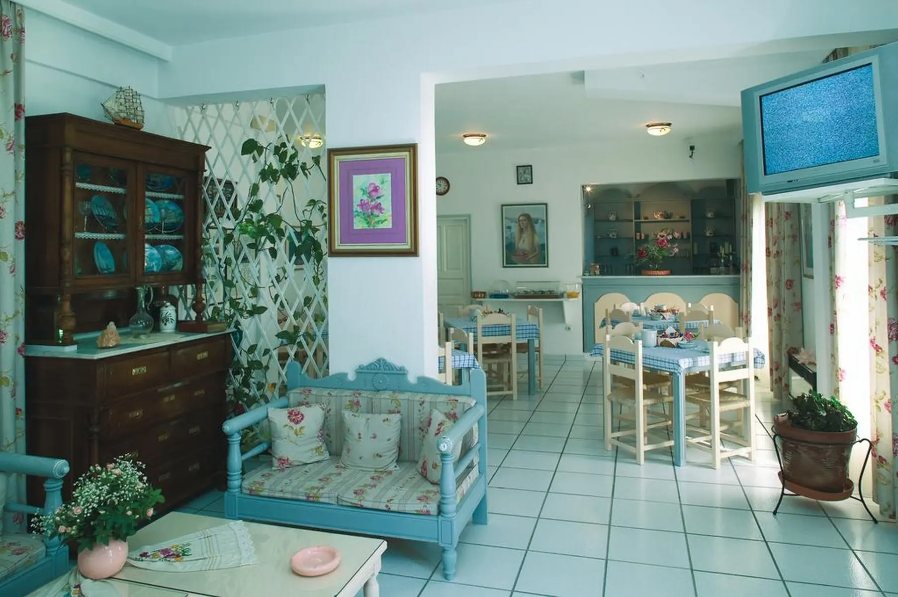 King Thiras Hotel — KING THIRAS