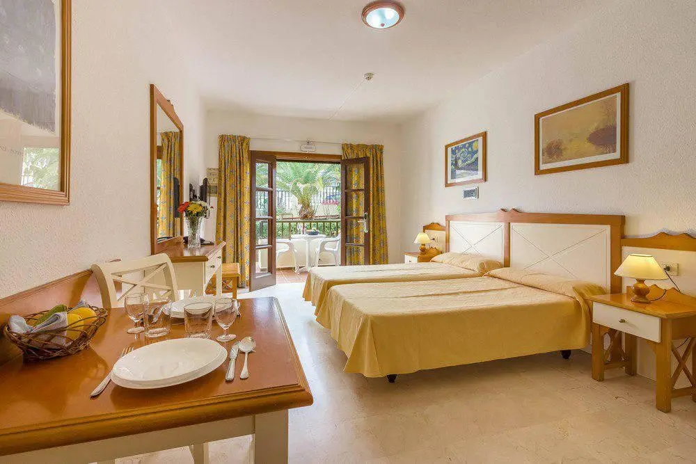 KLAYMAN Olivina Aparthotel — KLAYMAN OLIVINA APARTHOTEL