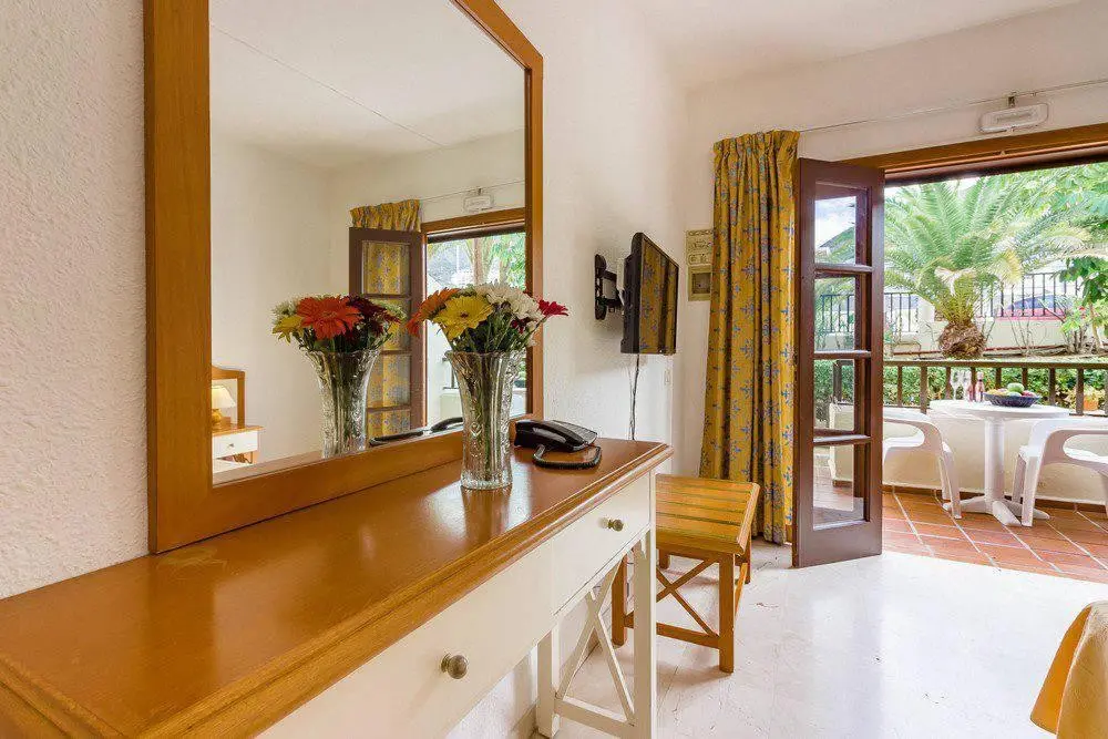 KLAYMAN Olivina Aparthotel — KLAYMAN OLIVINA APARTHOTEL