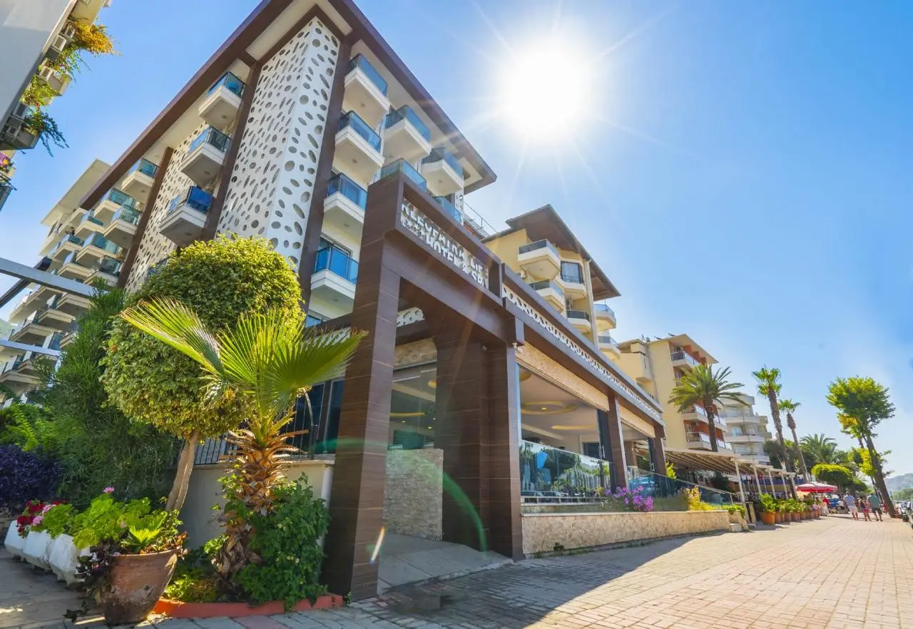 Kleopatra Life — KLEOPATRA LIFE