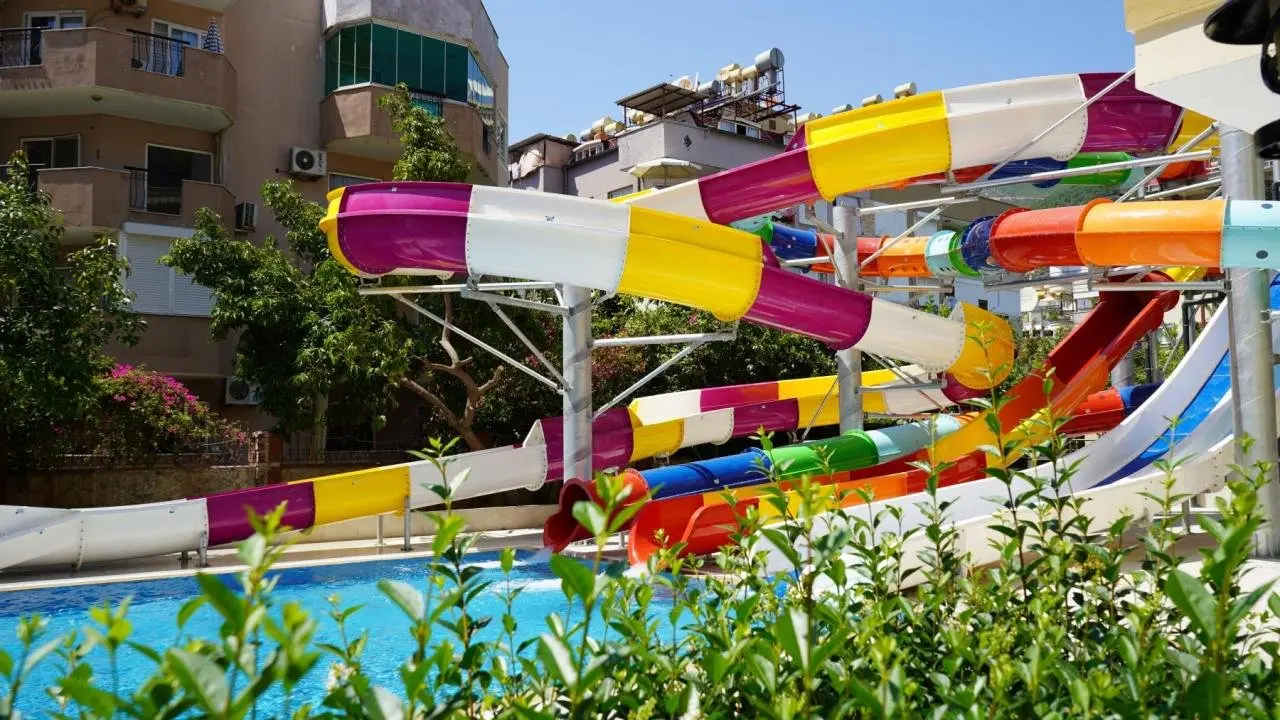 Basen w hotelu Kleopatra Royal Palm