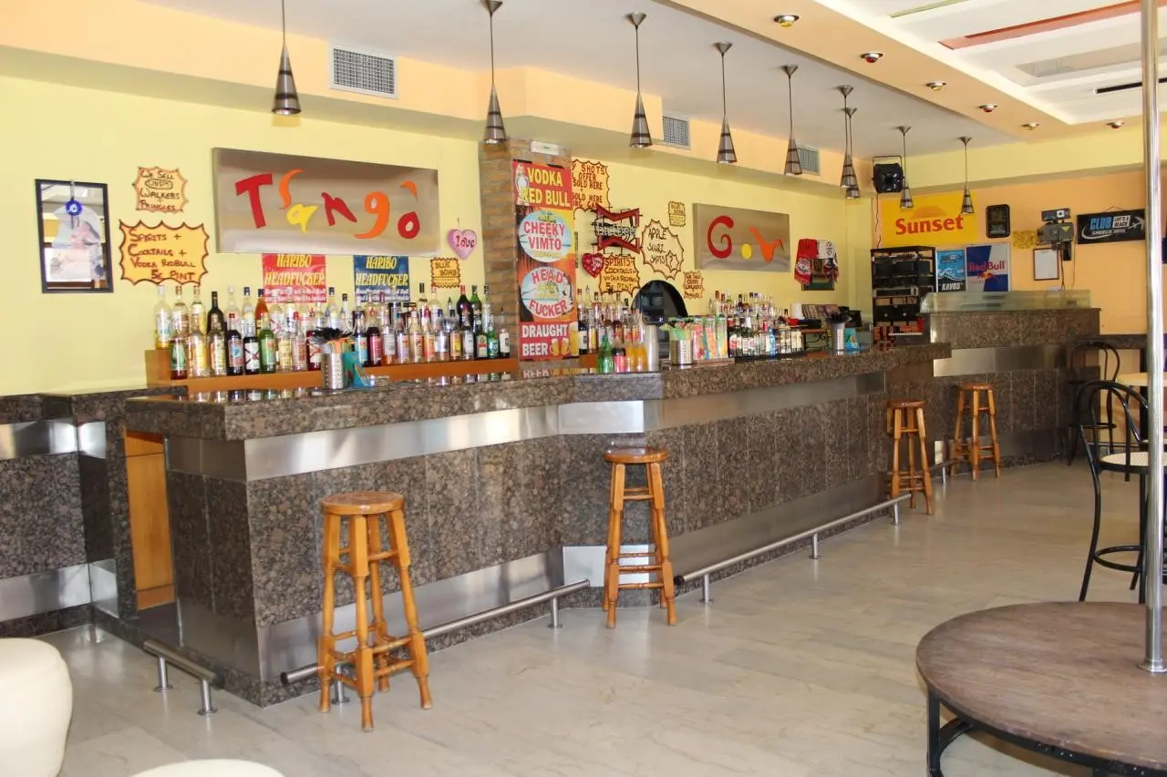 Lefkothea Hotel (Ex Villa Kamari Star) — LEFKIMI