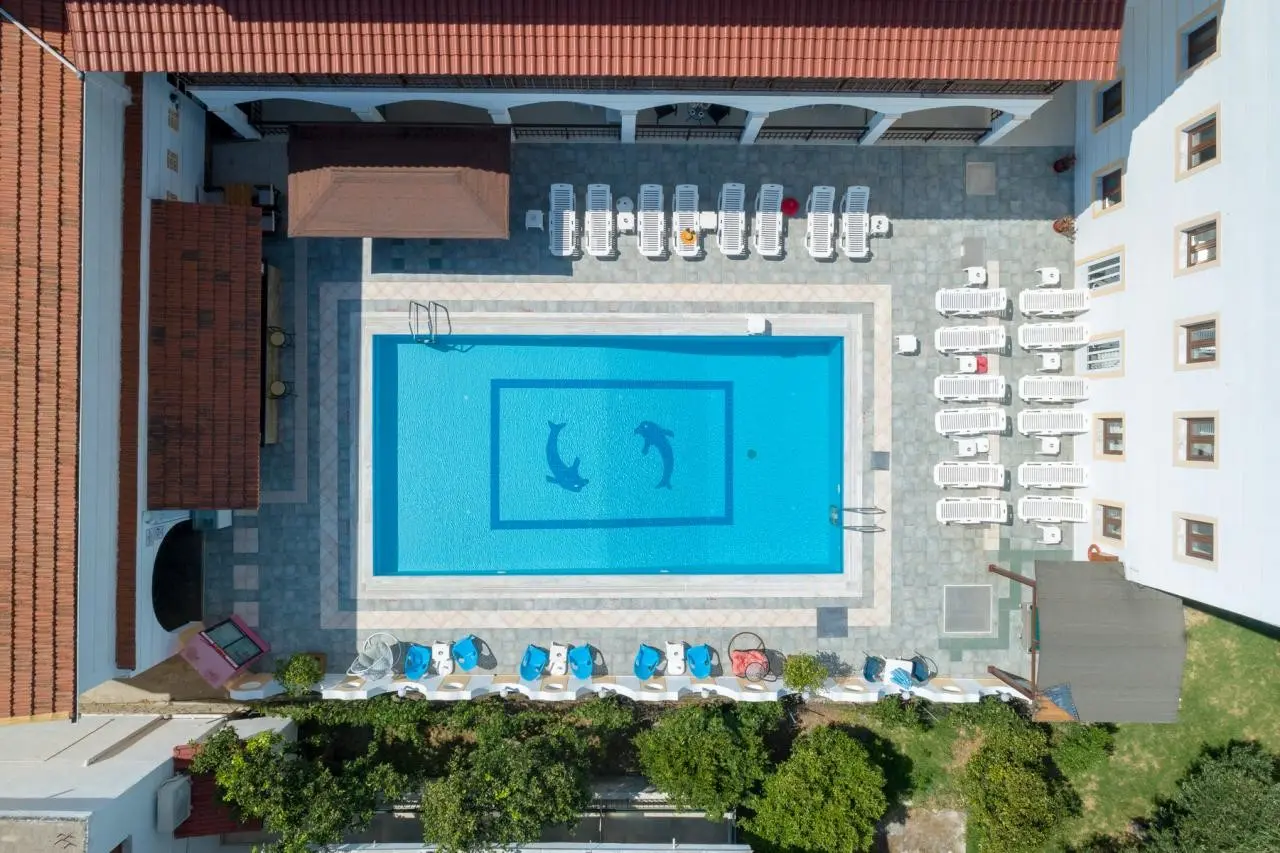 Lefkothea Hotel (Ex Villa Kamari Star) — LEFKIMI