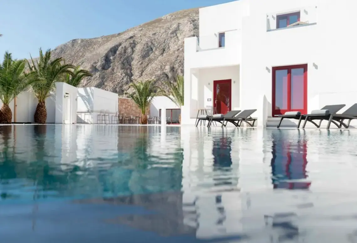 Basen w hotelu Mar N Mar Crown Hotel & Suites