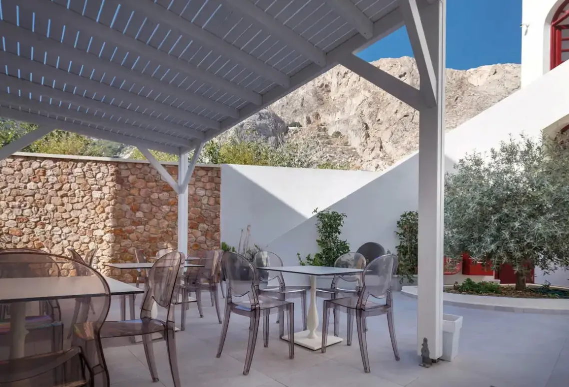 Restauracja i jedzenie w hotelu Mar N Mar Crown Hotel & Suites