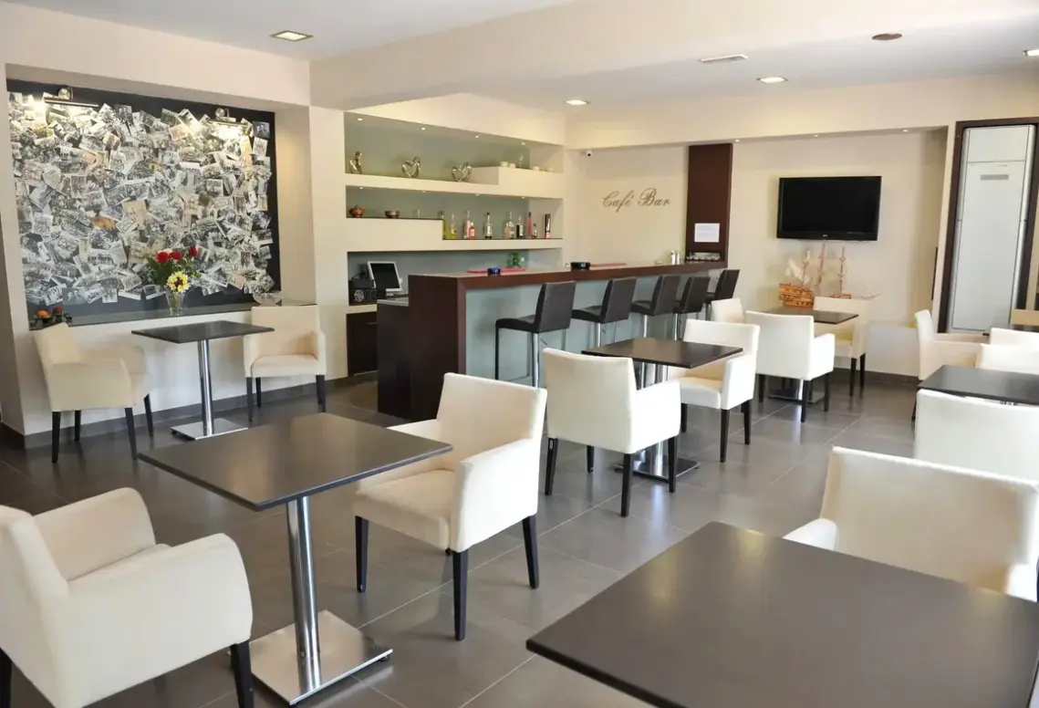 Restauracja i jedzenie w hotelu Maritime Apartments