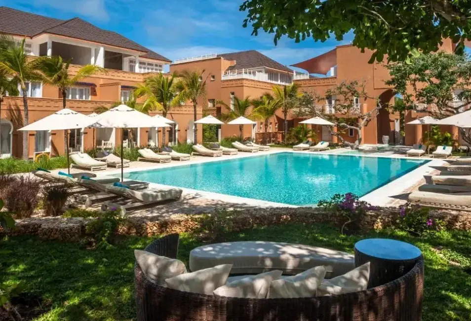 Basen w hotelu Medina Palms