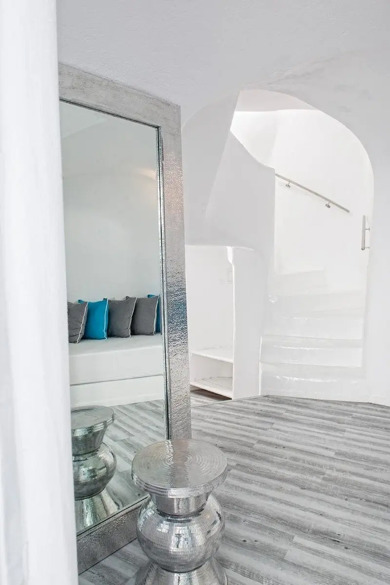 Mill Houses Elegant Suites — MILL HOUSES ELEGANT SUITES