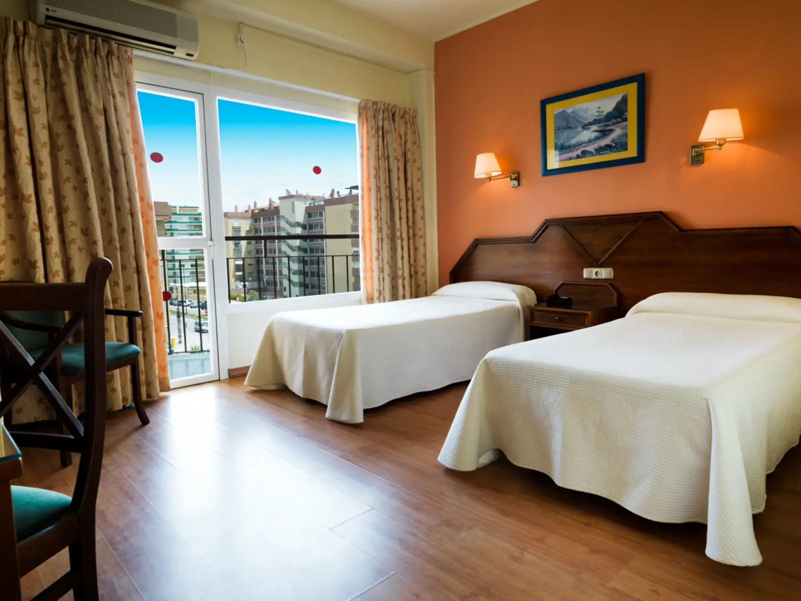 Monarque Cendrillon — MONARQUE CENDRILLON