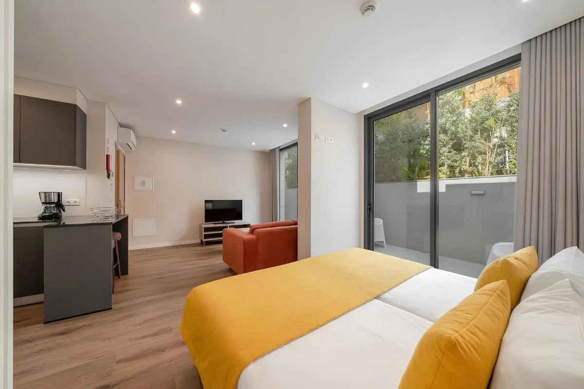 Monumental Plaza By Petit Hotels — MONUMENTAL PLAZA BY PETIT HOTELS