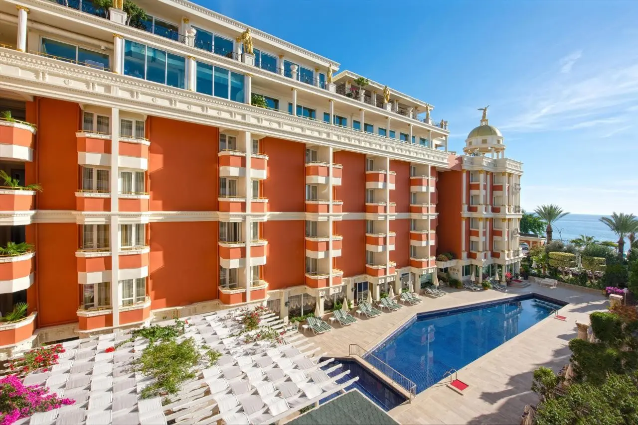 Museum Hotel Antique Roman Palace — MUSEUM HOTEL ANTIQUE ROMAN PALACE