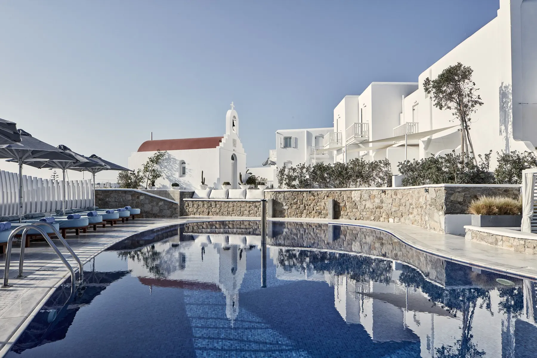 Basen w hotelu Myconian Kyma - Design Hotels
