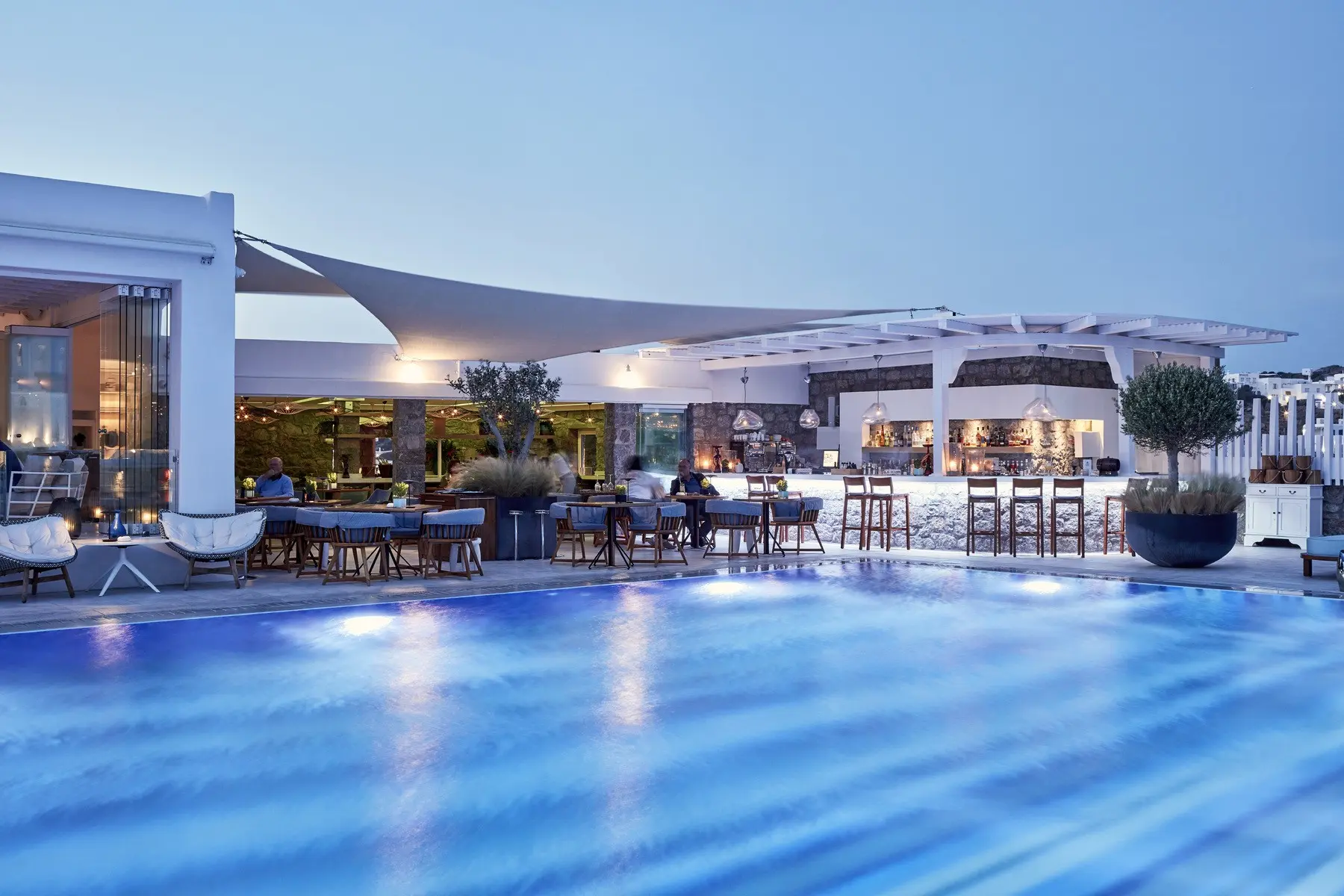 Basen w hotelu Myconian Kyma - Design Hotels