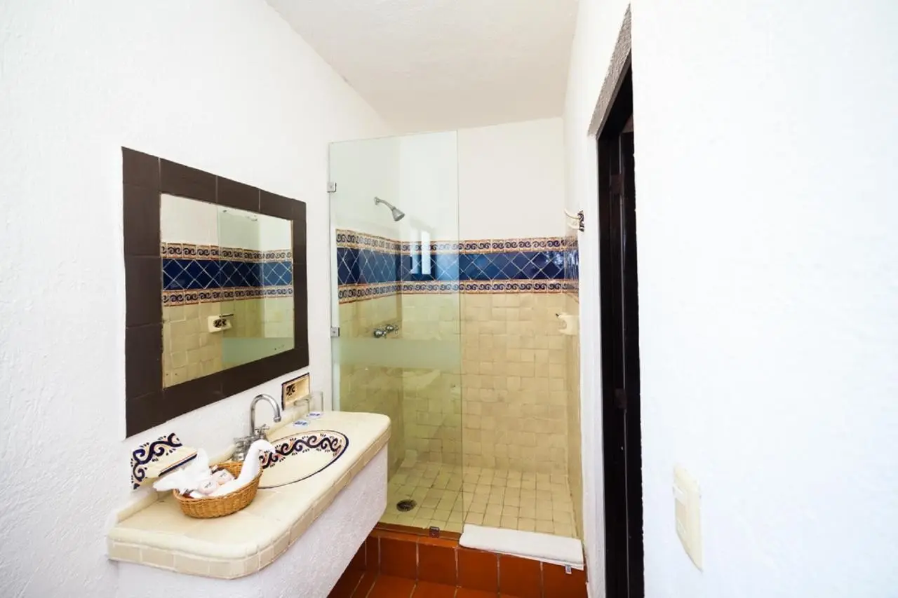 Nina Hotel Playa del Carmen — NINA HOTEL PLAYA DEL CARMEN