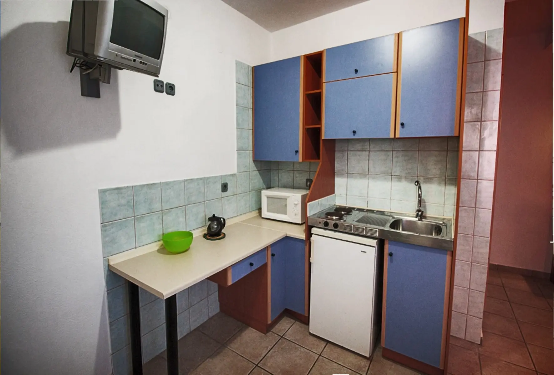 Nireas Studios and Apartments — NIREAS STUDIOS AND APARTMENTS