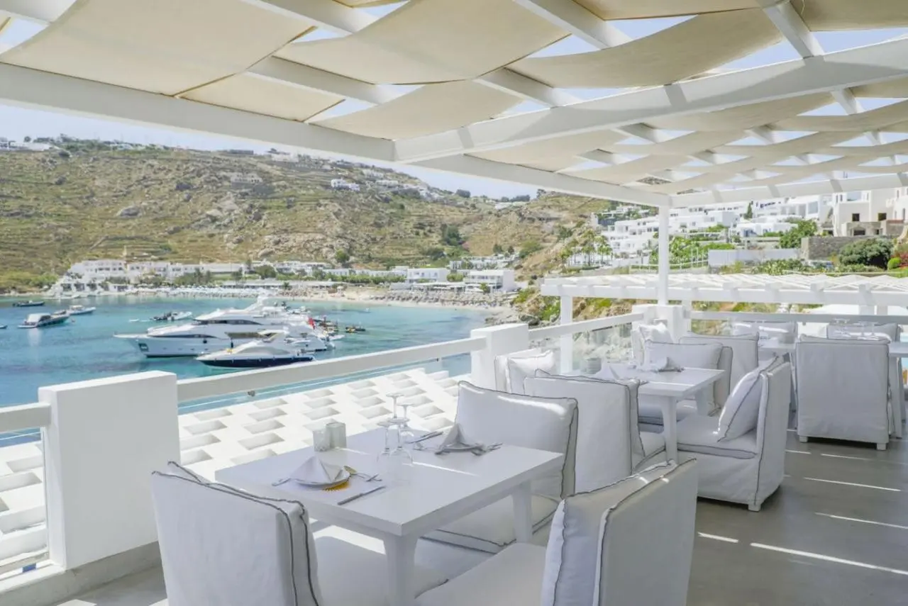 Restauracja i jedzenie w hotelu Nissaki Boutique