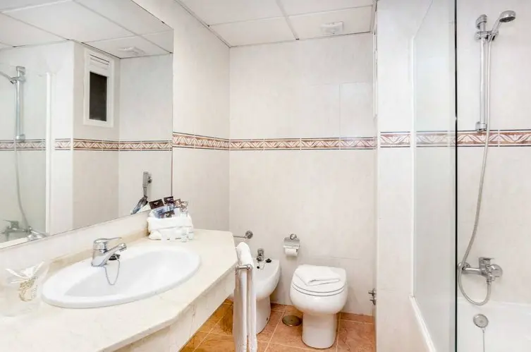 Łazienka w pokoju hotelu O7 Tenerife