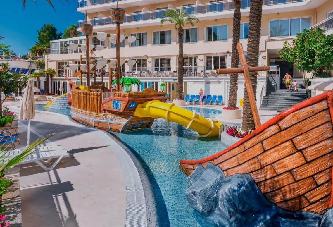 Hotel Oasis Park Splash