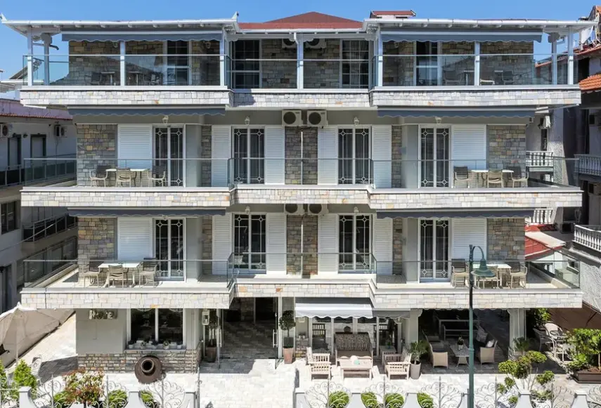 Obiekt hotelu Ouzas Luxury Hotel