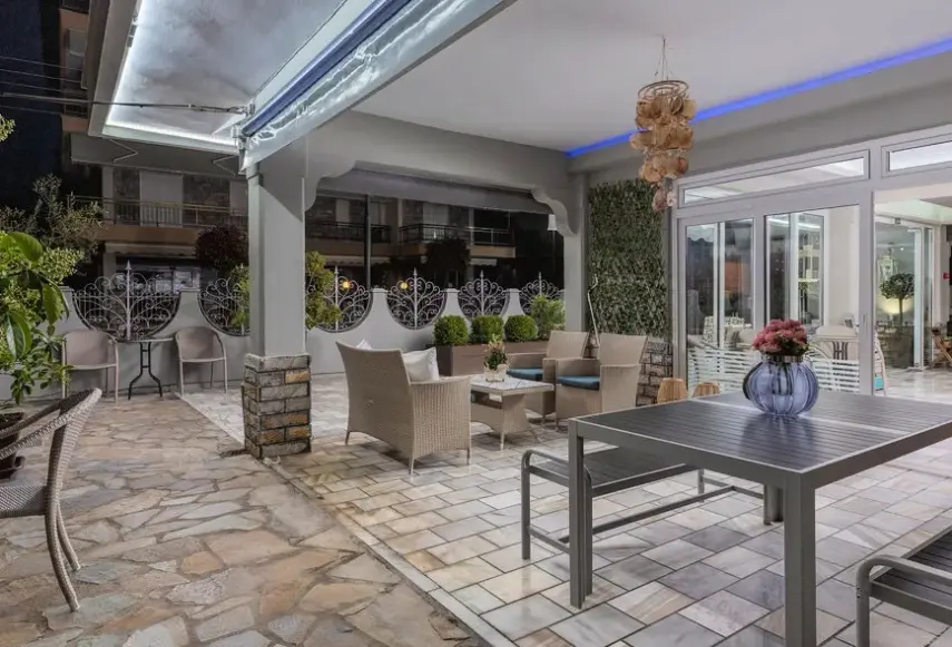 Ouzas Luxury Hotel