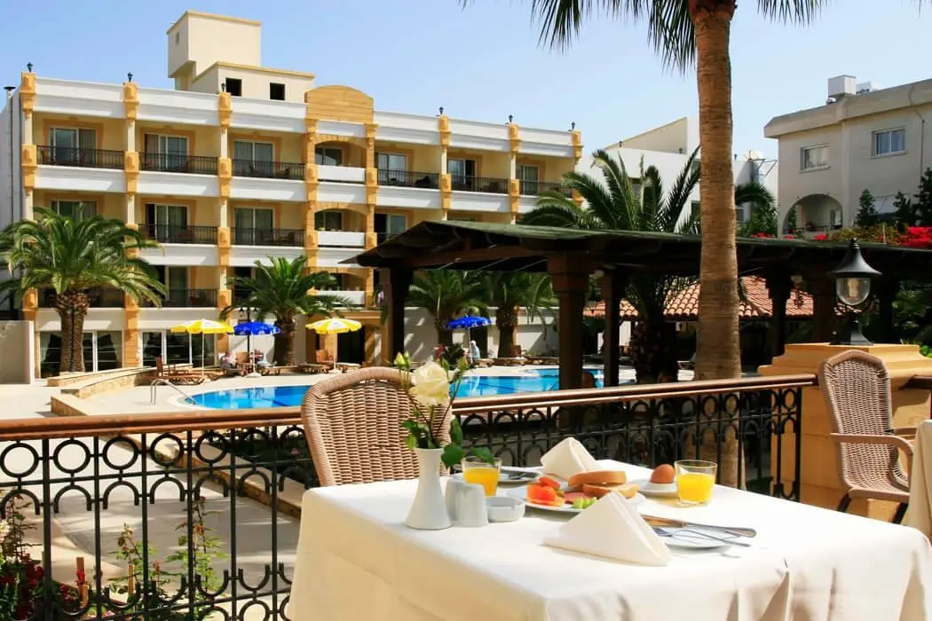 Pia Bella Hotel — PIA BELLA