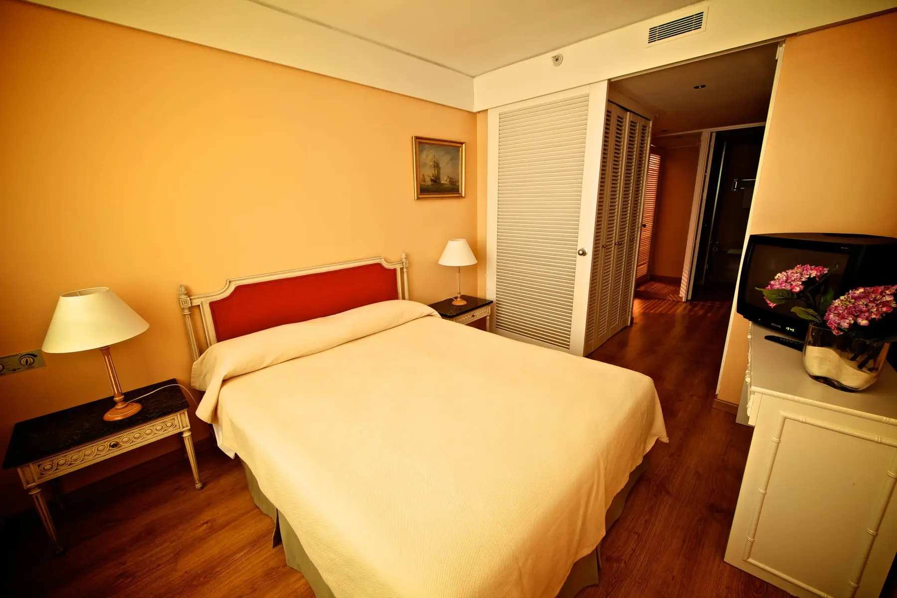 Pierre V. Madrid Eurobuilding 2 Aptos — PIERRE V. MADRID EUROBUILDING 2 APTOS