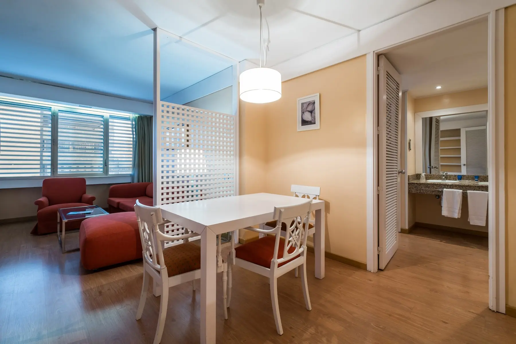 Pierre V. Madrid Eurobuilding 2 Aptos — PIERRE V. MADRID EUROBUILDING 2 APTOS