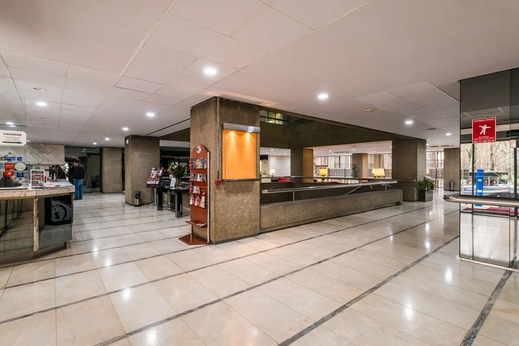 Pierre V. Madrid Eurobuilding 2 Aptos — PIERRE V. MADRID EUROBUILDING 2 APTOS