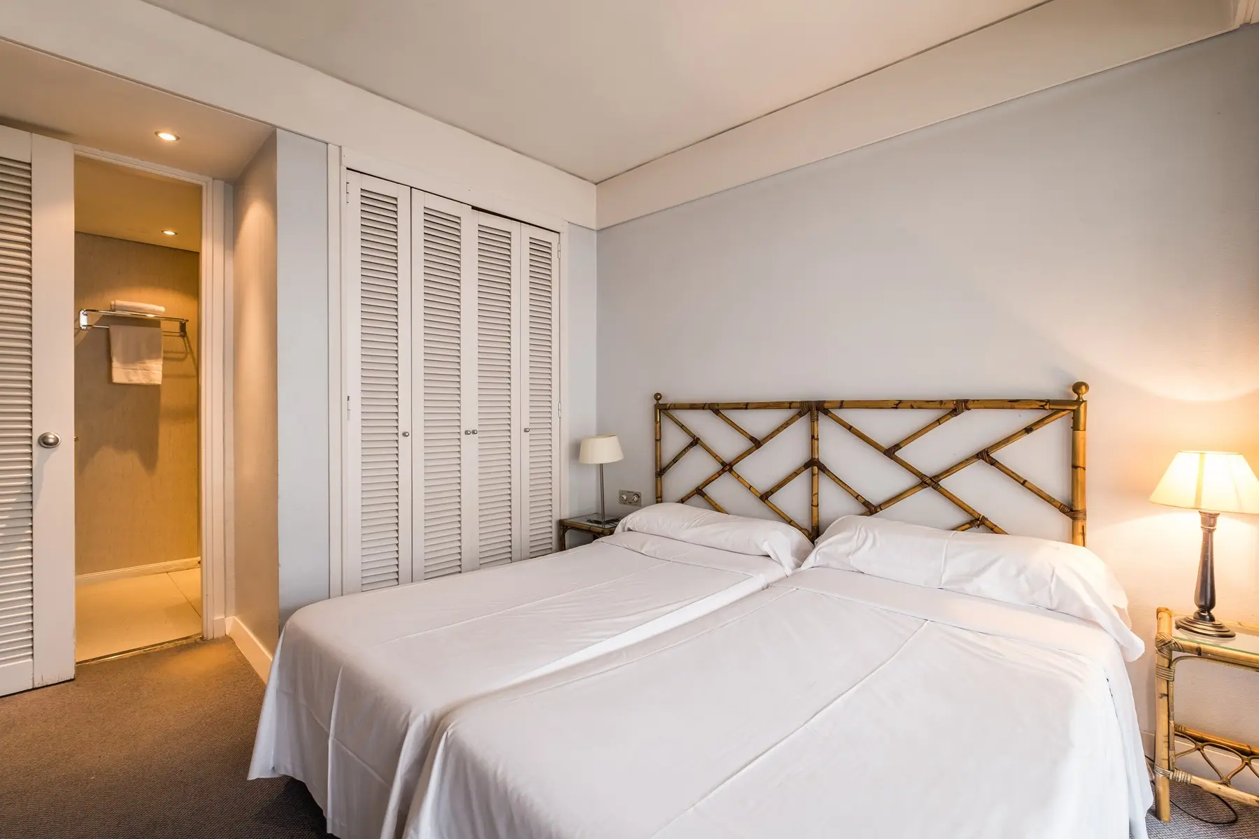 Pierre V. Madrid Eurobuilding 2 Aptos — PIERRE V. MADRID EUROBUILDING 2 APTOS