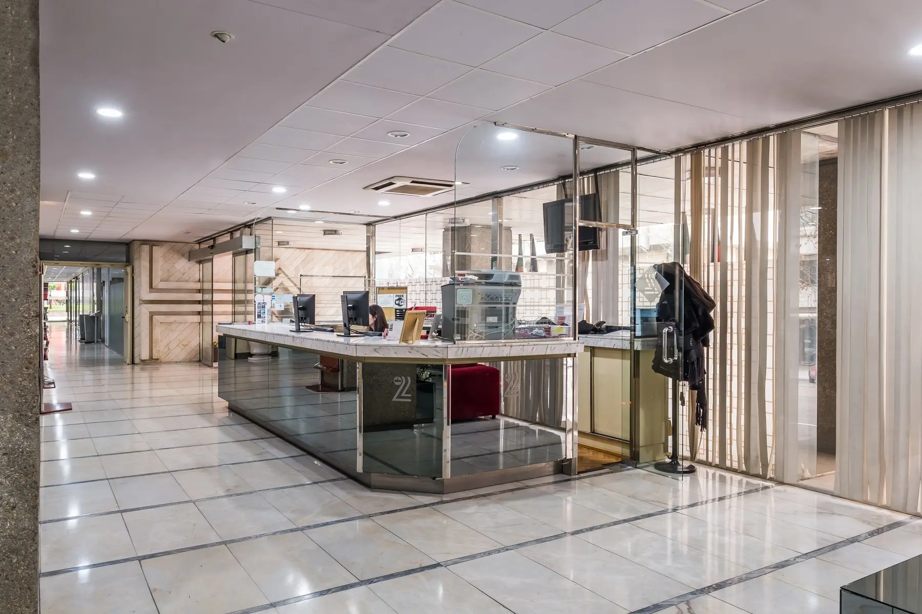 Pierre V. Madrid Eurobuilding 2 Aptos — PIERRE V. MADRID EUROBUILDING 2 APTOS