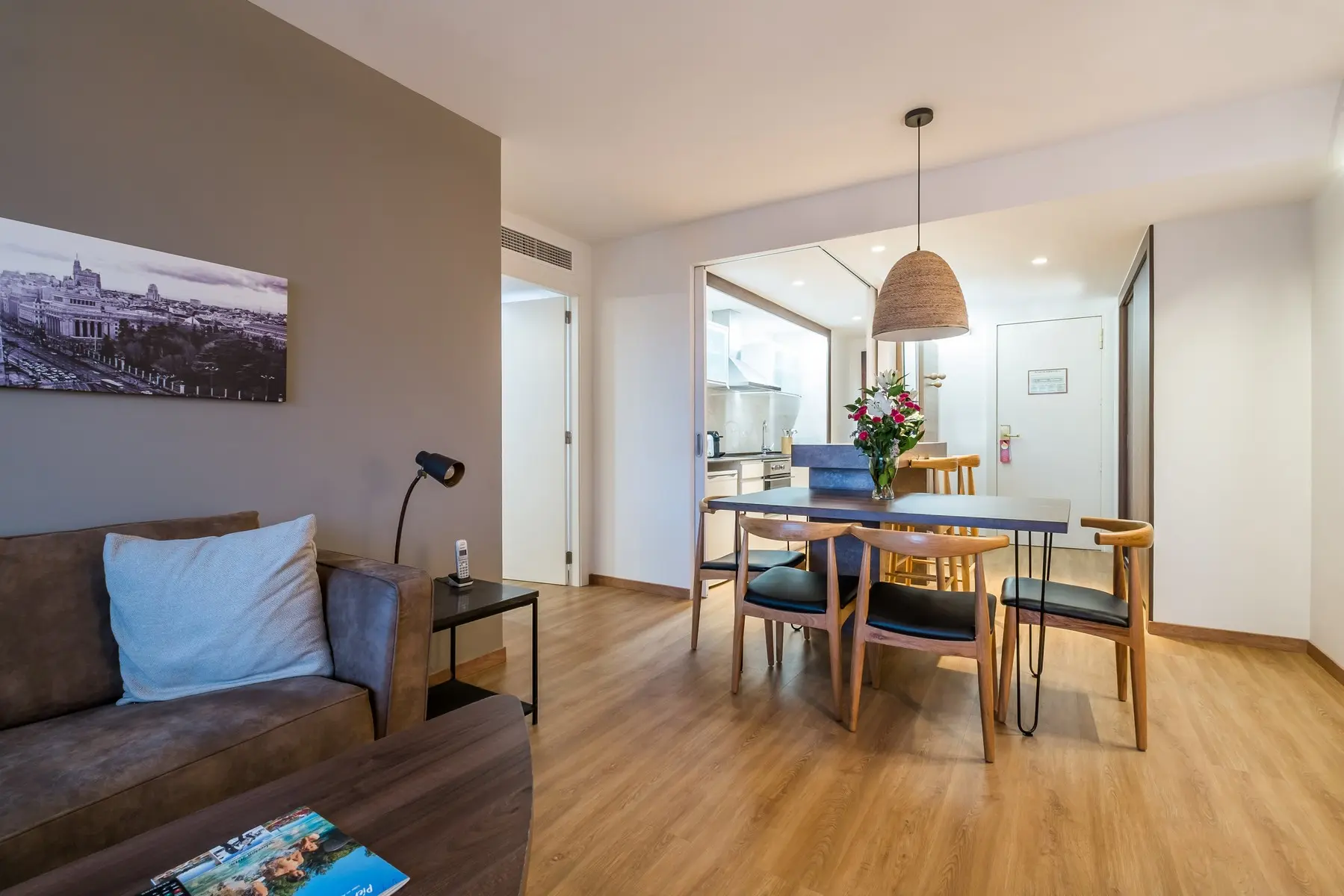 Pierre V. Madrid Eurobuilding 2 Aptos — PIERRE V. MADRID EUROBUILDING 2 APTOS