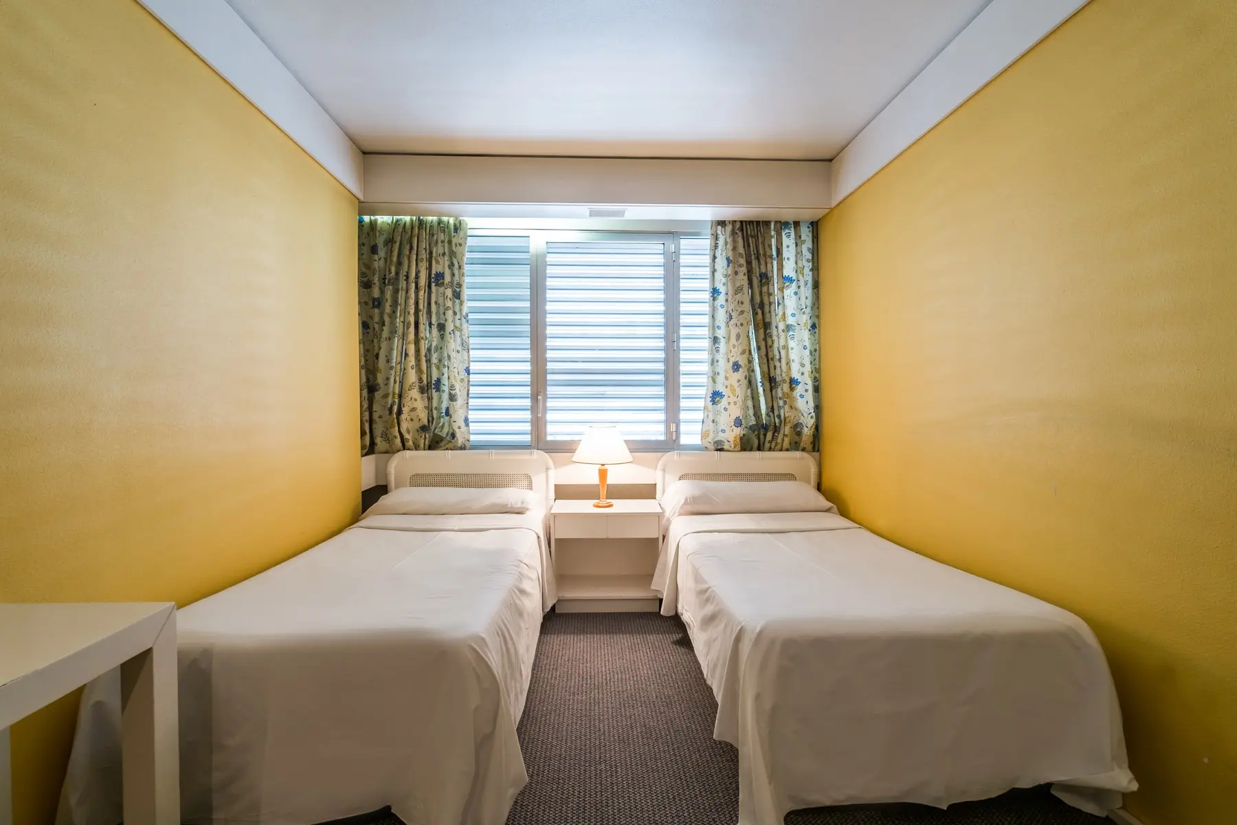 Pierre V. Madrid Eurobuilding 2 Aptos — PIERRE V. MADRID EUROBUILDING 2 APTOS